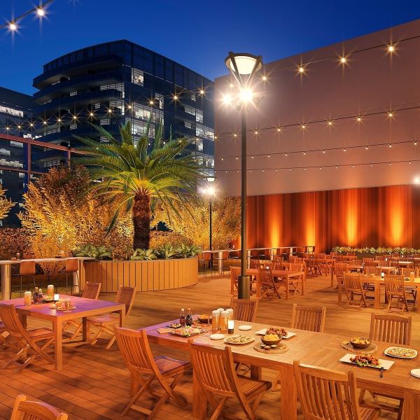 "Hola! Beer Garden" is a place where you can spend a relaxing time on the open terrace with a pleasant breeze.Enjoy a refreshing moment away from the everyday while enjoying savory charcoal grilled BBQ and drinks.