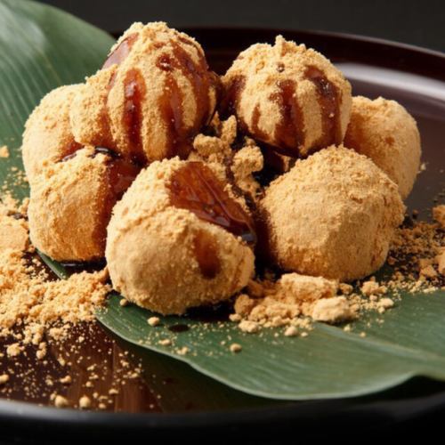 Black honey soybean warabi mochi