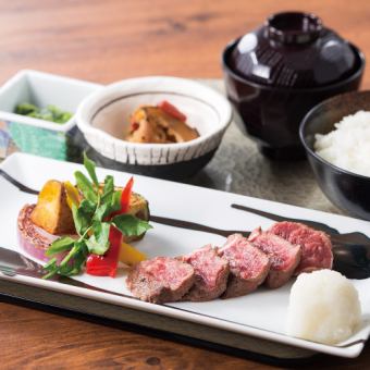Steak dinner only 2500 yen