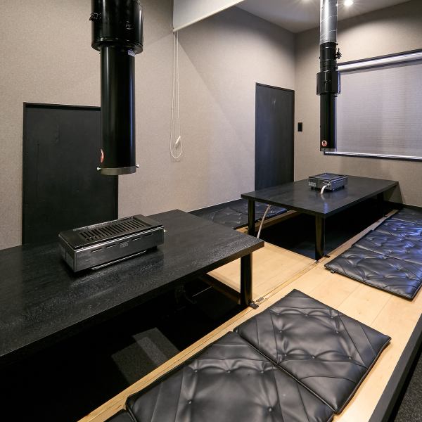 清潔感溢れるテーブル席やカウンターは、お肉の質にこだわる大人のための隠れ家空間♪熊本直送の馬肉や厳選和牛という本格的な食材を扱いながらも、敷居の高さを感じさせないフレンドリーな接客を心がけています◎駅チカなのも嬉しいポイント！平日や遅めの時間のご予約も大歓迎です！