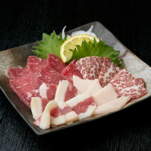 馬刺し四種盛り