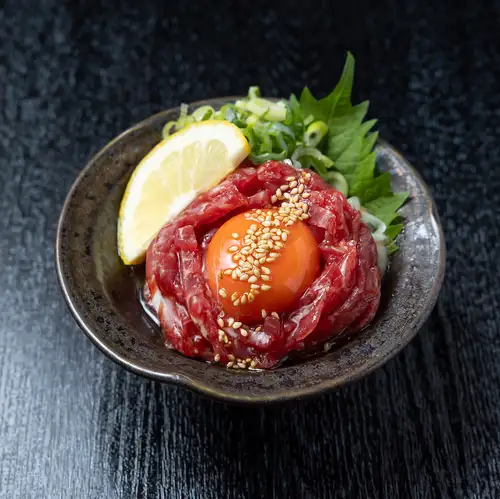馬肉の生ユッケ