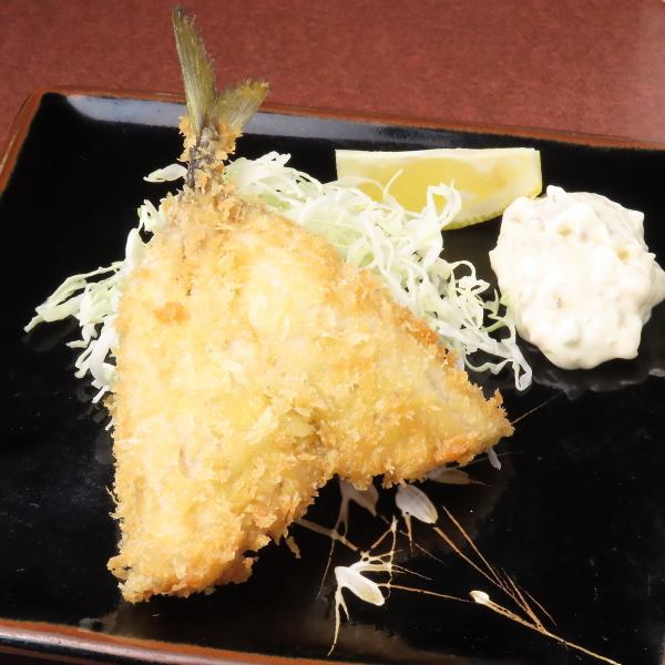 【当店看板メニュー☆】鮮度抜群で臭みも少ない「黄金鯵のアジフライ」