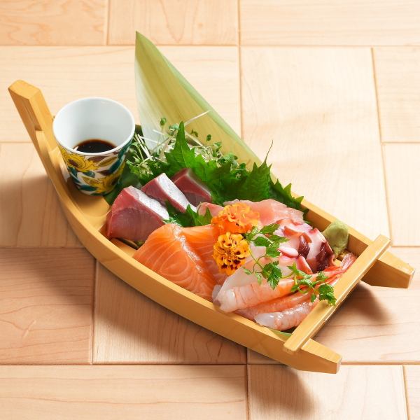 【鮮度抜群の海の幸】箱舟盛り◆五感で楽しむ特別な一皿を皆様でご堪能あれ♪
