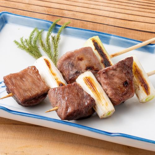 マグロほほ肉葱間串(塩) 1串/磯のつぶ貝串(塩) 1串