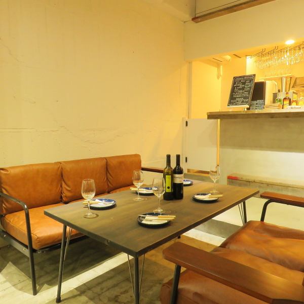 [You can also have lunch or use the cafe♪] We are open from 12:00 on Saturdays, Sundays, and holidays, so you can also have lunch or use the cafe.(Weekdays 11:30~15:00) We also have sofa seats, so you can also have a mom's party or girls' night out♪We also have a lunch-only paella course and delicious Basque cheesecake, so please feel free to come by♪