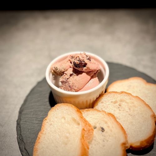 ◎Chicken White Liver Mousse Flavored with Porto Wine ~With Baguette~ *Chef's Recommendation