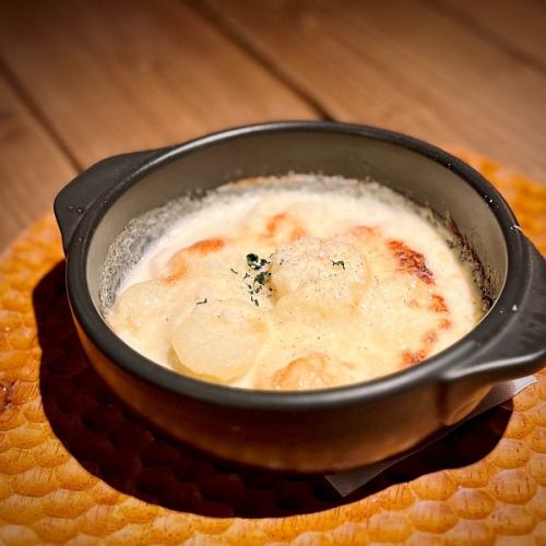 Dauphinoise cheese potato gratin