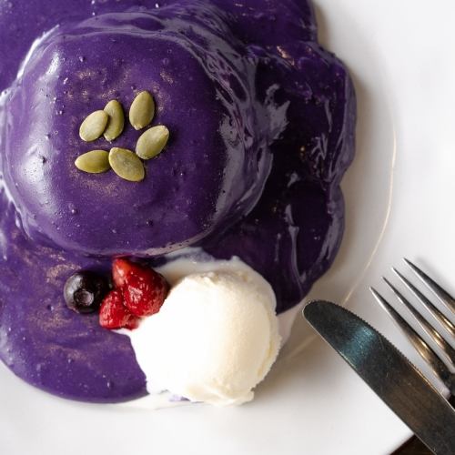 [Our specialty] Ube pancakes