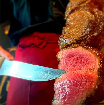 ★ Friday limited late discount plan (arrival after 8pm) ★ All-you-can-eat churrasco + all-you-can-drink alcohol for 2 hours 5,800 yen