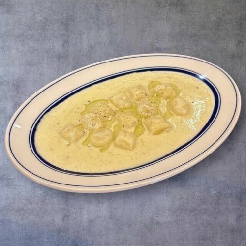 モッツァレラチーズのトリュフニョッキ