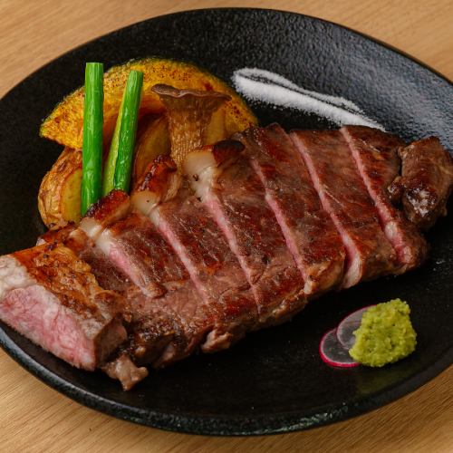 炭火烤製30天熟成的國產牛裡肌