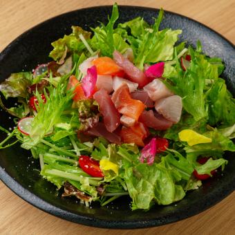 推薦!新鮮捕撈的海鮮沙拉