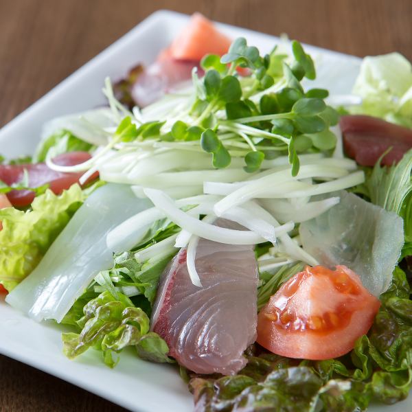 【鮮魚とフレッシュ野菜のハーモニー】　海鮮サラダ