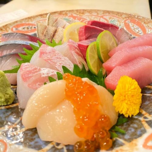 Seasonal sashimi 800 yen per person ★