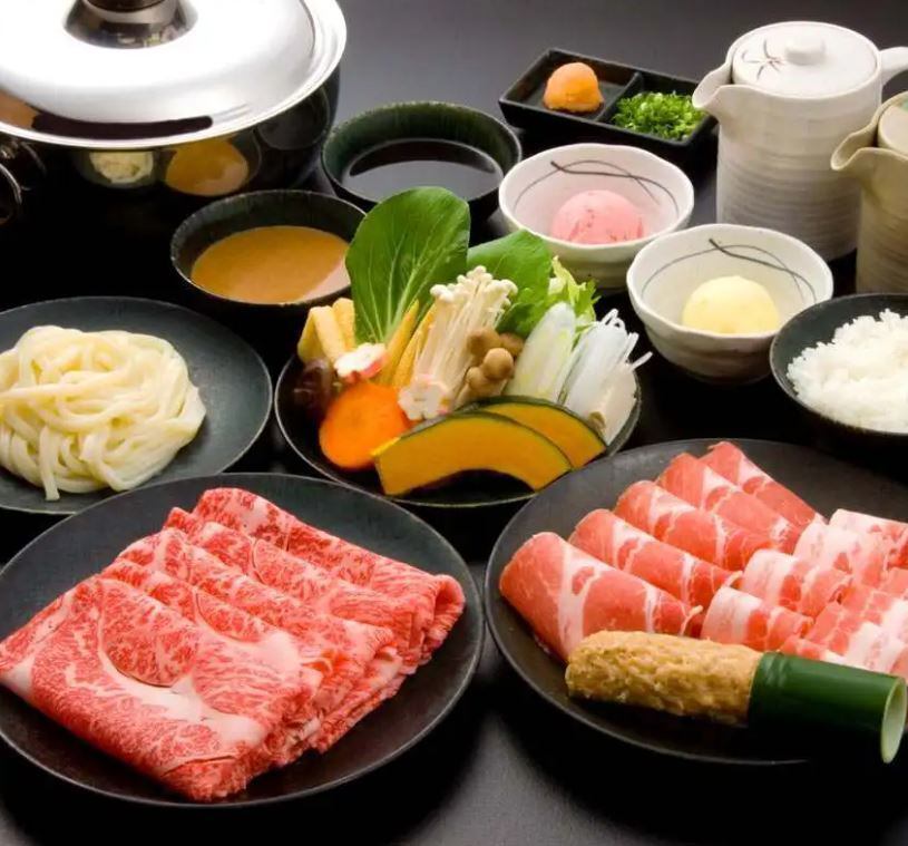 All-you-can-eat meals starting from 2,000 yen! 20 kinds of hot pot with vegetables, udon, and rice