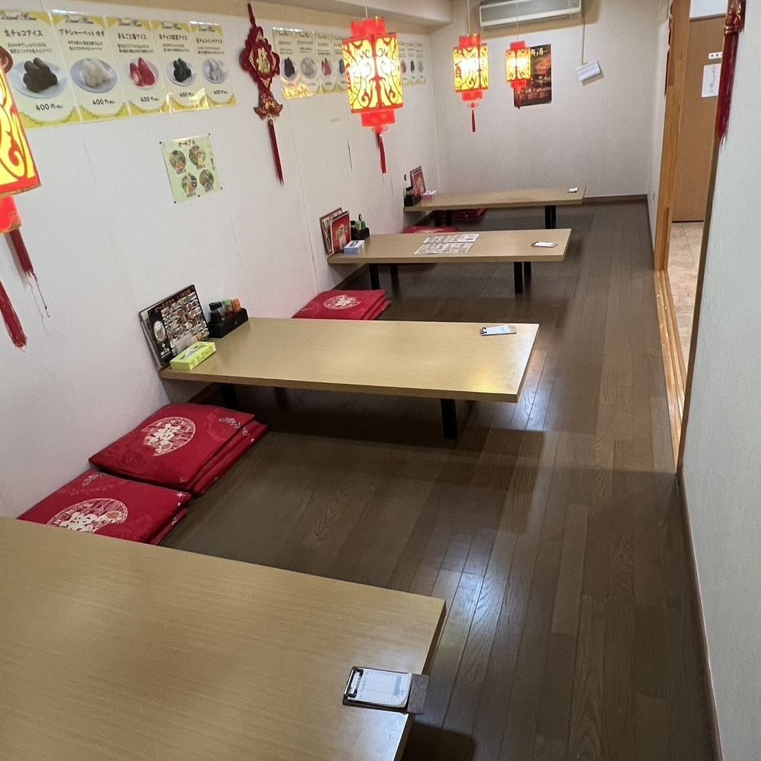 There are 4 tatami seats that can accommodate 5 to 6 people! A relaxing space◎