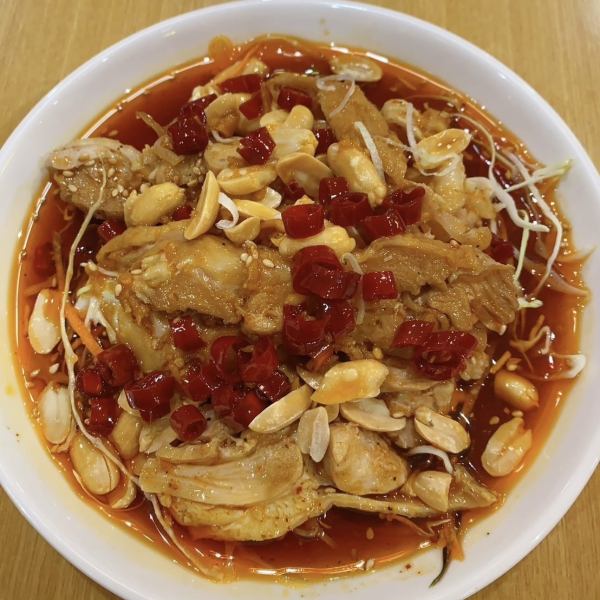 [◇A dish that took a lot of time and effort◇] The flavor of the chicken and the spicy sauce are addictive! Drool chicken that goes well as a snack