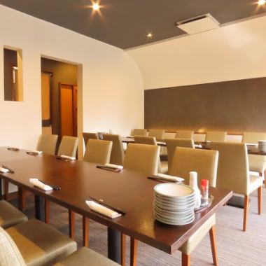 2階:テーブル席