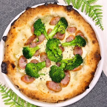 Sausage and broccoli pizza bianco