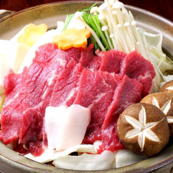 [Our shop's specialty! Sakura hot pot] ★This is a hot pot with a new sensation where you can eat sashimi meat just like shabu-shabu♪