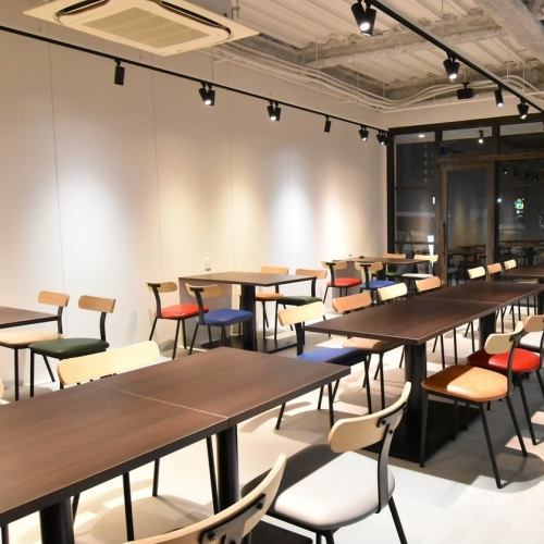 <p>様々なシーンに大活躍！お席も団体席もご用意できます♪お気軽にご予約くださいませ★</p>