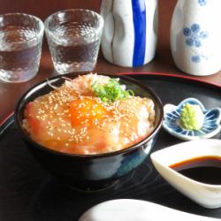 淡路名物　鯛の玉子かけご飯