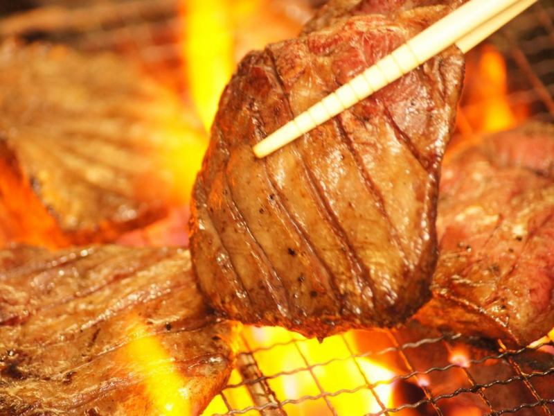 仙台特产！用炭火慢慢烤的厚片牛舌。