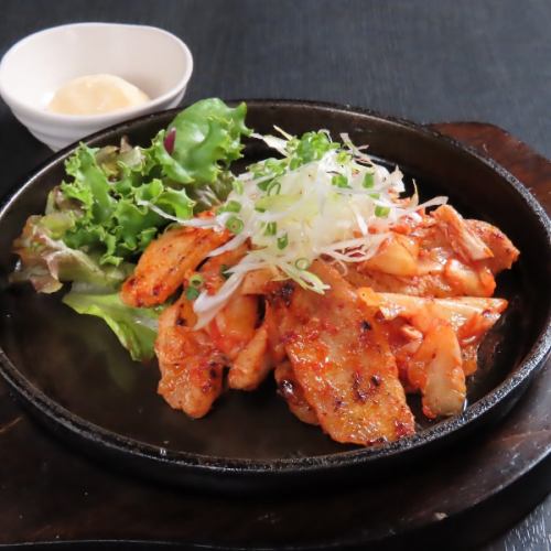 豚トロキムチ鉄板炒め