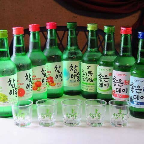 [仍然很受歡迎]韓國水果燒酒♪與炸雞等油炸食品太相配了◎注意不要喝太多（笑）