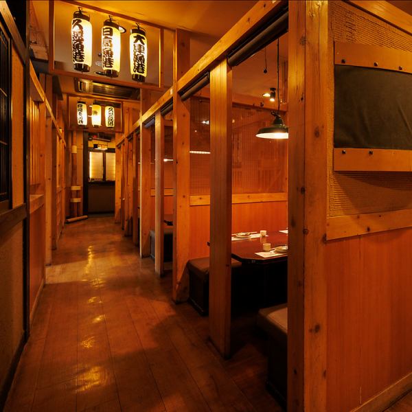 木の温もりが溢れる店内は2名様～大小様々なタイプの個室席をご用意しております♪個室空間は、土浦での接待や忘年会、歓迎会や送別会など各種宴会を演出致します♪テーブル席や座敷タイプの個室空間はお子様連れでも安心の広々とした個室空間となっております♪合コンや街コンの相談も◎個室居酒屋！