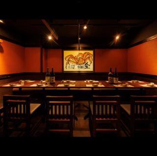 和の趣き溢れる店内は大人の為の落ち着いた雰囲気となっております。6名様でご利用可能なテーブル席は土浦での接待や女子会、合コンなど各種宴会に最適なプライベート個室空間♪お得な宴会コースプランもご予算に合わせて3500円~ご用意。誕生日や記念日にお得なサプライズ特典もご用意しております。