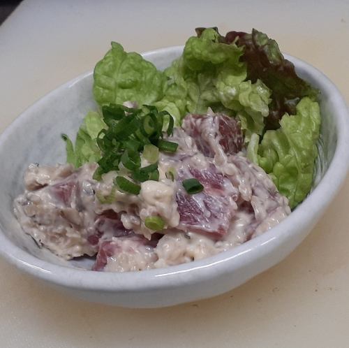 生本鮪といぶりがっこのクリームチーズ和え