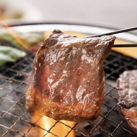 人気の壺シリーズ含む本格炭火焼肉食べ放題！90分35品1,980円～