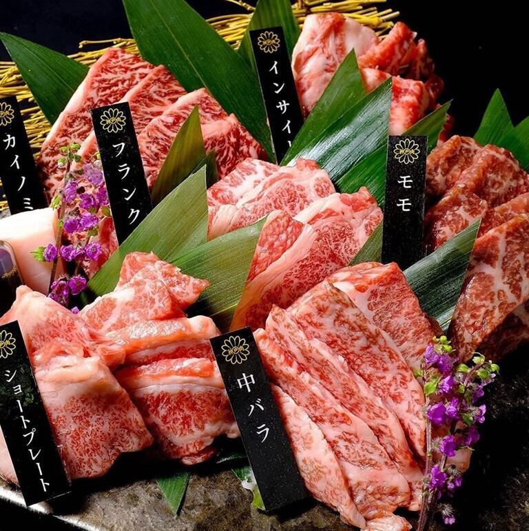 人気の壺シリーズ含む本格炭火焼肉食べ放題！90分35品1,980円～