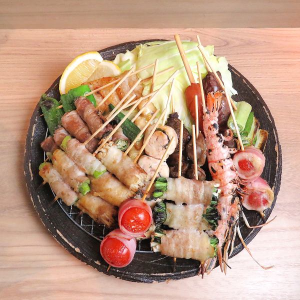 Yakitori menu with a rich variety of history, starting from 112 yen per piece
