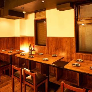 Our proud Japanese-style private rooms can be used for a variety of occasions, including meals with family and friends, and company banquets.Enjoy delicious food in a room with a Japanese atmosphere.