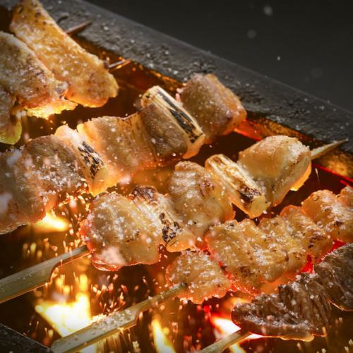 Our famous charcoal-grilled yakitori grilled all at once using Kishu Bincho charcoal!