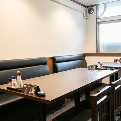 【店舗貸切:30~42名様】大規模宴会に◎開放感のある空間で一体感ある宴会を。30~42名様まで貸切大歓迎!店舗をまるごと貸し切ることで最大42名様までご利用いただけます。二次会や打ち上げなど大規模宴会も当店にお任せください!親しい仲間や会社の宴会、プライベートな空間で思い思いの時間をお過ごしいただけます。