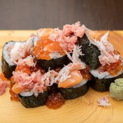 名物！海鮮こぼれ巻き寿司