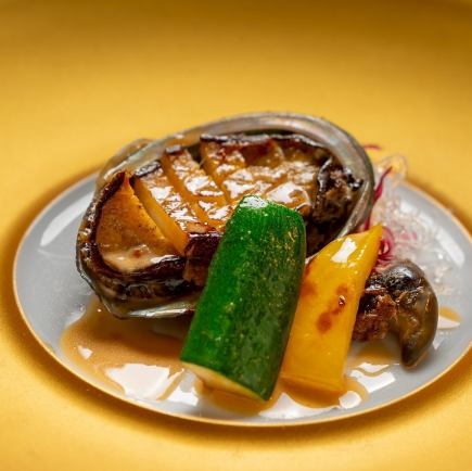 黒毛和牛ステーキ＆活きアワビの鉄板焼きコース《全10品/8,500円》