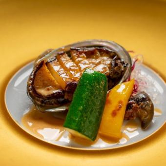 【ランチ限定】黒毛和牛ステーキ＆活きアワビの鉄板焼コース《全8品/6,500円》