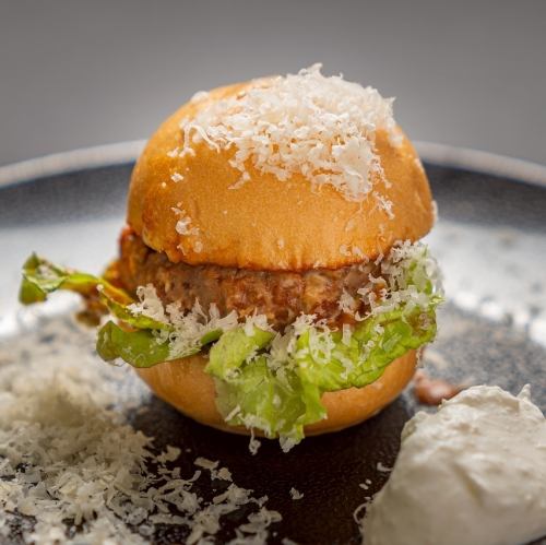 黒毛和牛ハンバーガー～季節のムース添え～