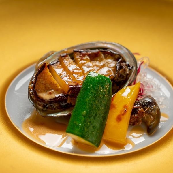 活き鮑と黒毛和牛ステーキのコース全9品