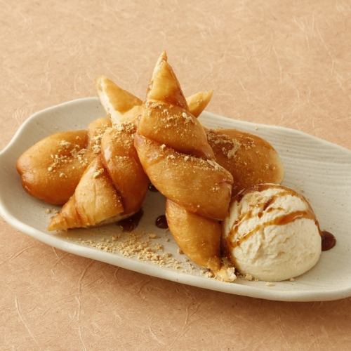 豆乳きな粉揚げパンとバニラアイス/ヘーゼルナッツ風味の珈琲ゼリー　各