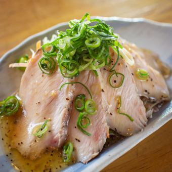 蒸し鶏のネギ塩タレ