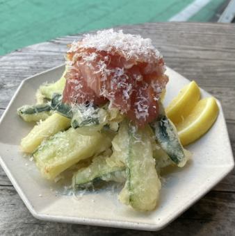 西葫蘆條配義大利燻火腿