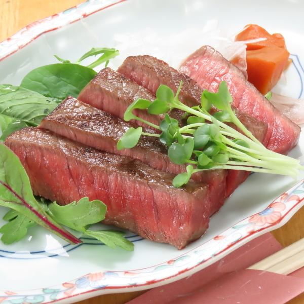 【お酒のお供に！定番のおつまみメニュー】牛・豚・鶏を使ったお肉料理も目白押し◆もつ煮込み・炭火焼◆
