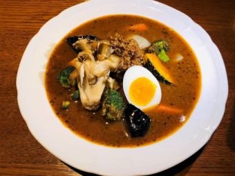 Stir-fried Maitake mushroom butter and keema soup curry