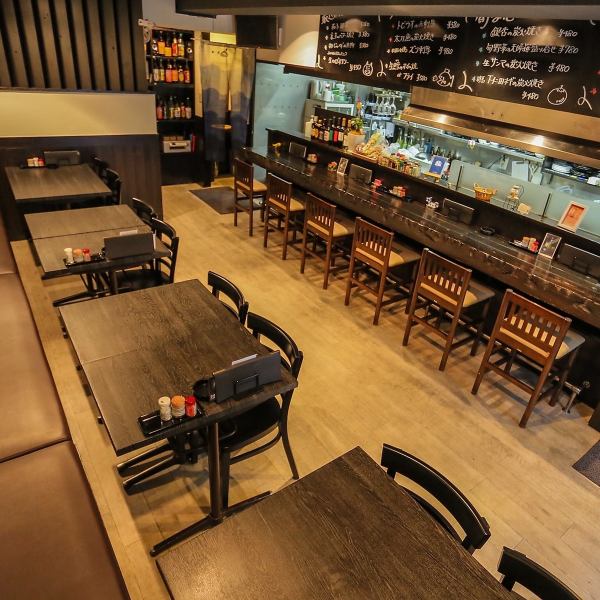 ◆◇サク飲み利用に◆◇オープンキッチンのカウンター席が6席。お仕事終わりのサク飲み利用におひとり様でもお気軽にお立ち寄りください♪